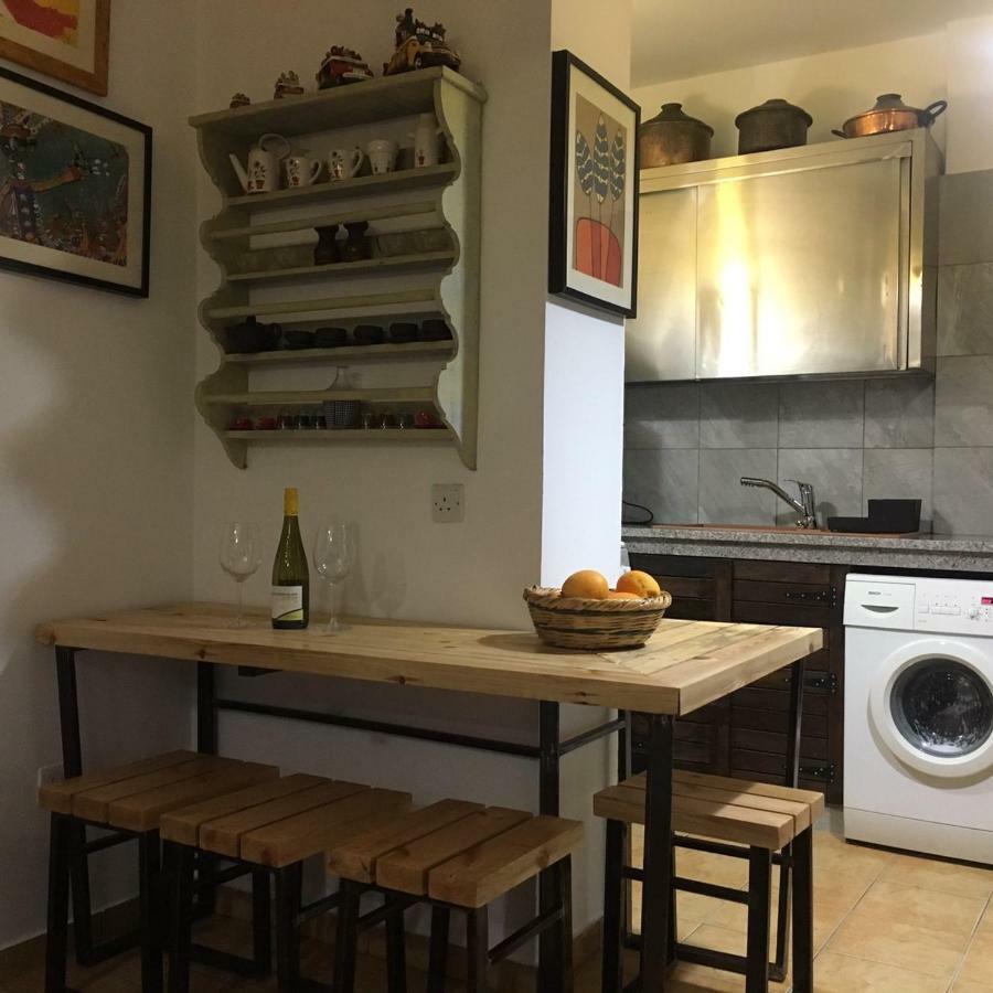 Mp Cozy Apartment Near The Sea Paphos Exterior photo